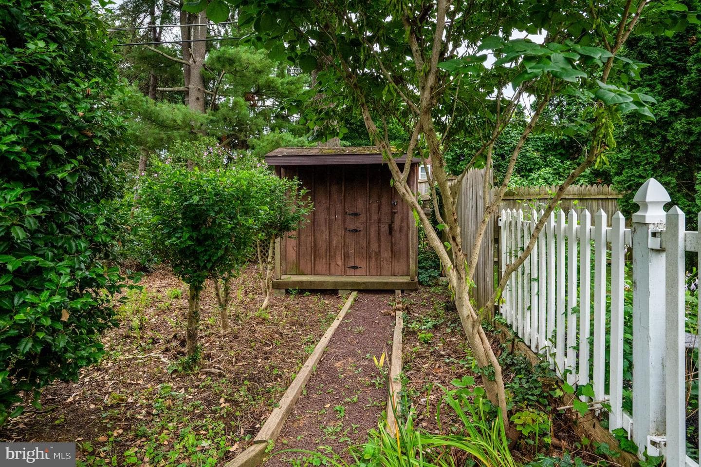 118 Emerald Avenue photo 40
