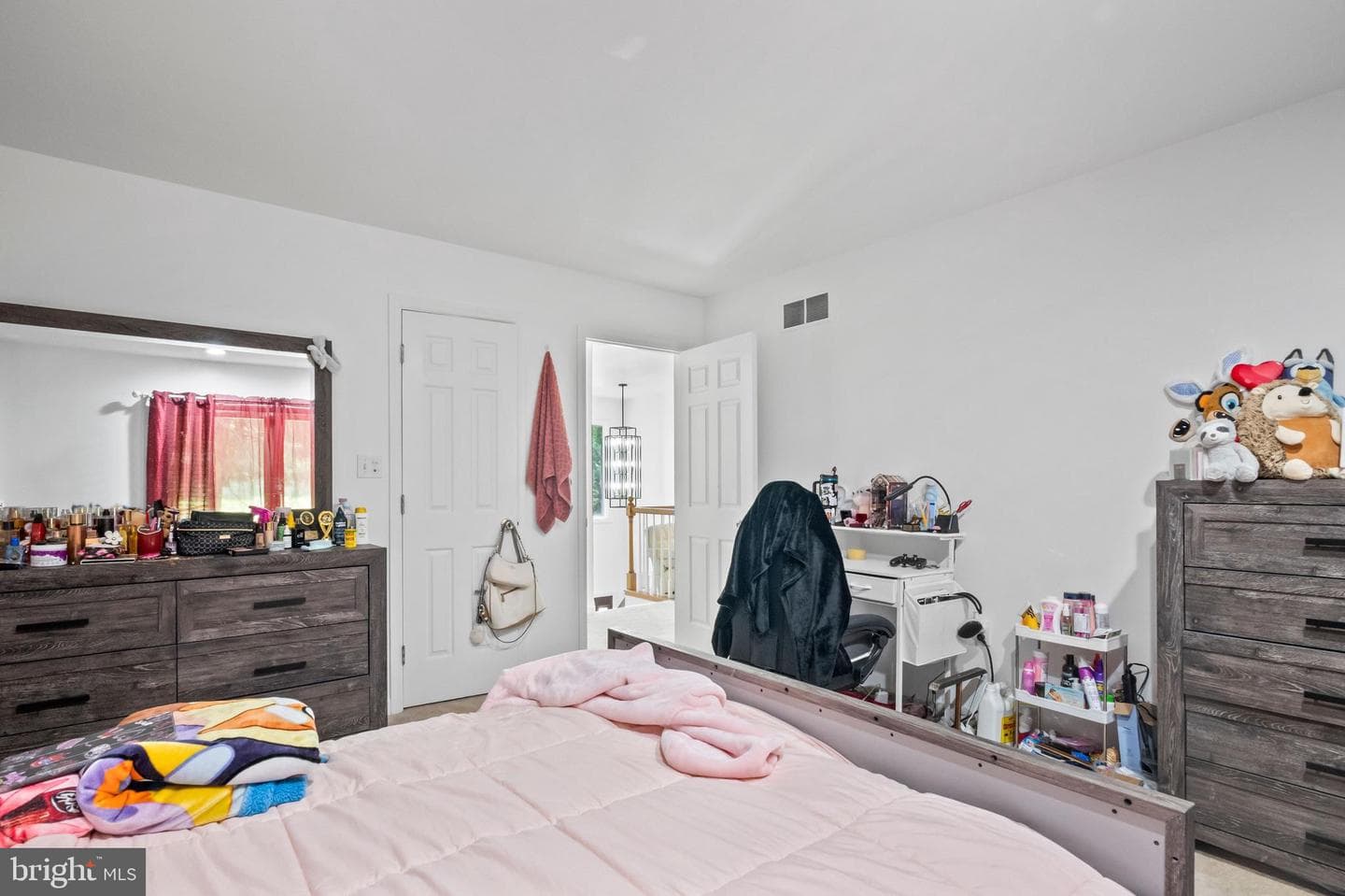 3 Hessian Boulevard photo 45