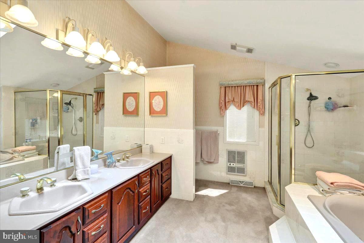 126 W Neversink Road photo 19
