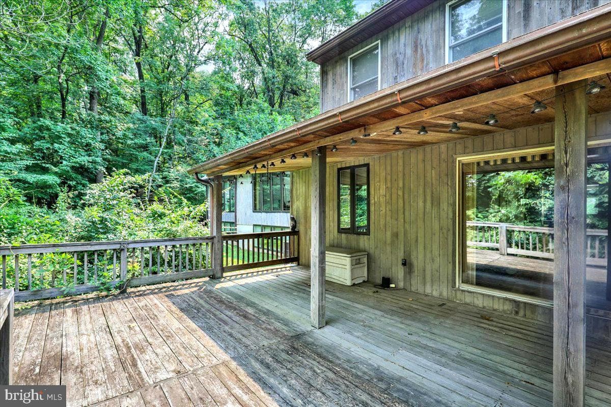 126 W Neversink Road photo 38