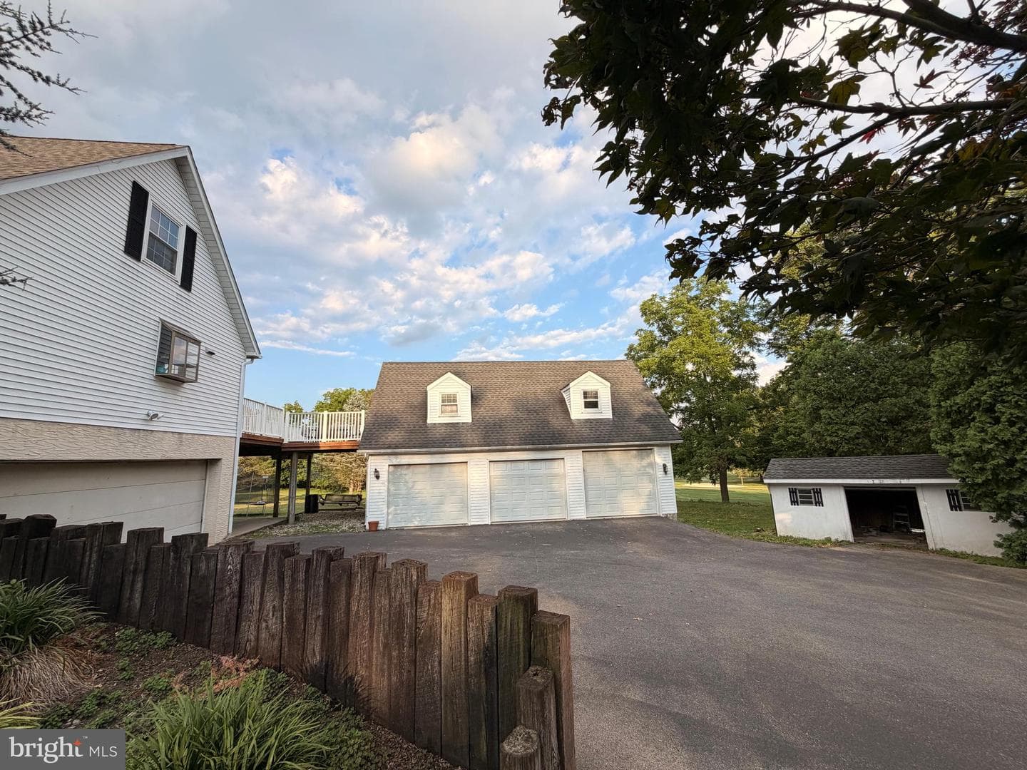 575 Mull Avenue photo 11