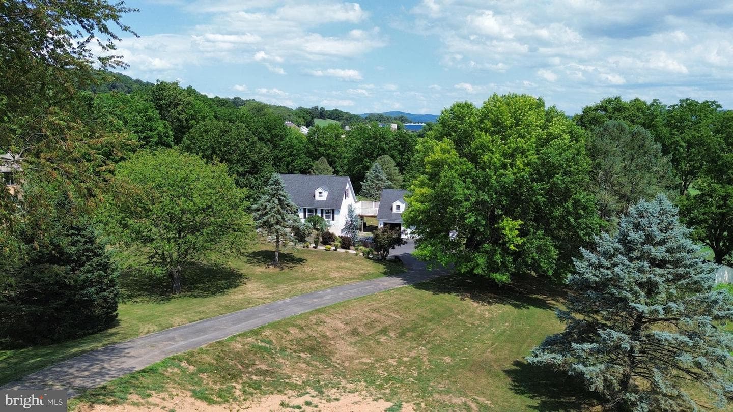 575 Mull Avenue, Leesport