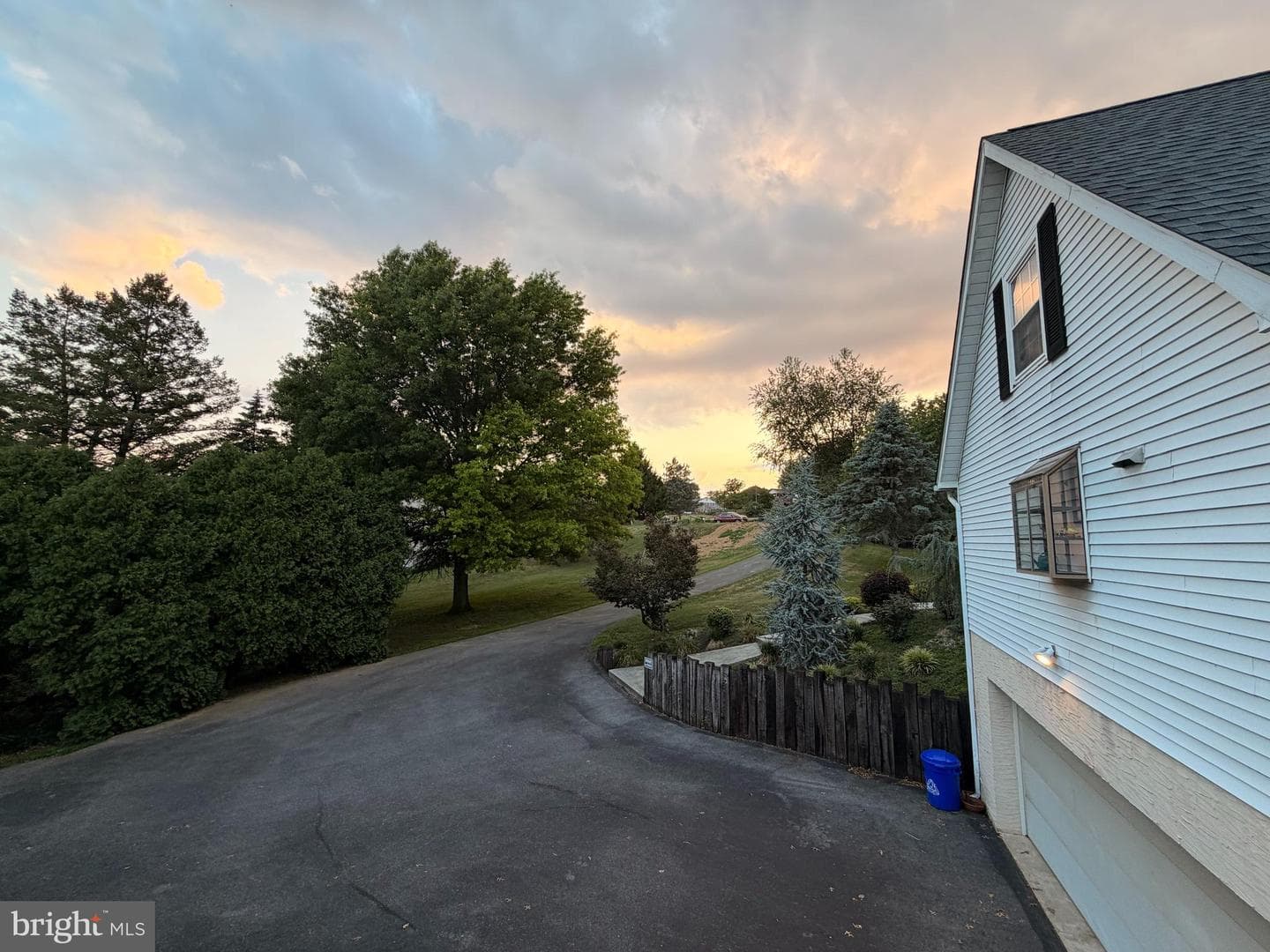 575 Mull Avenue photo 23