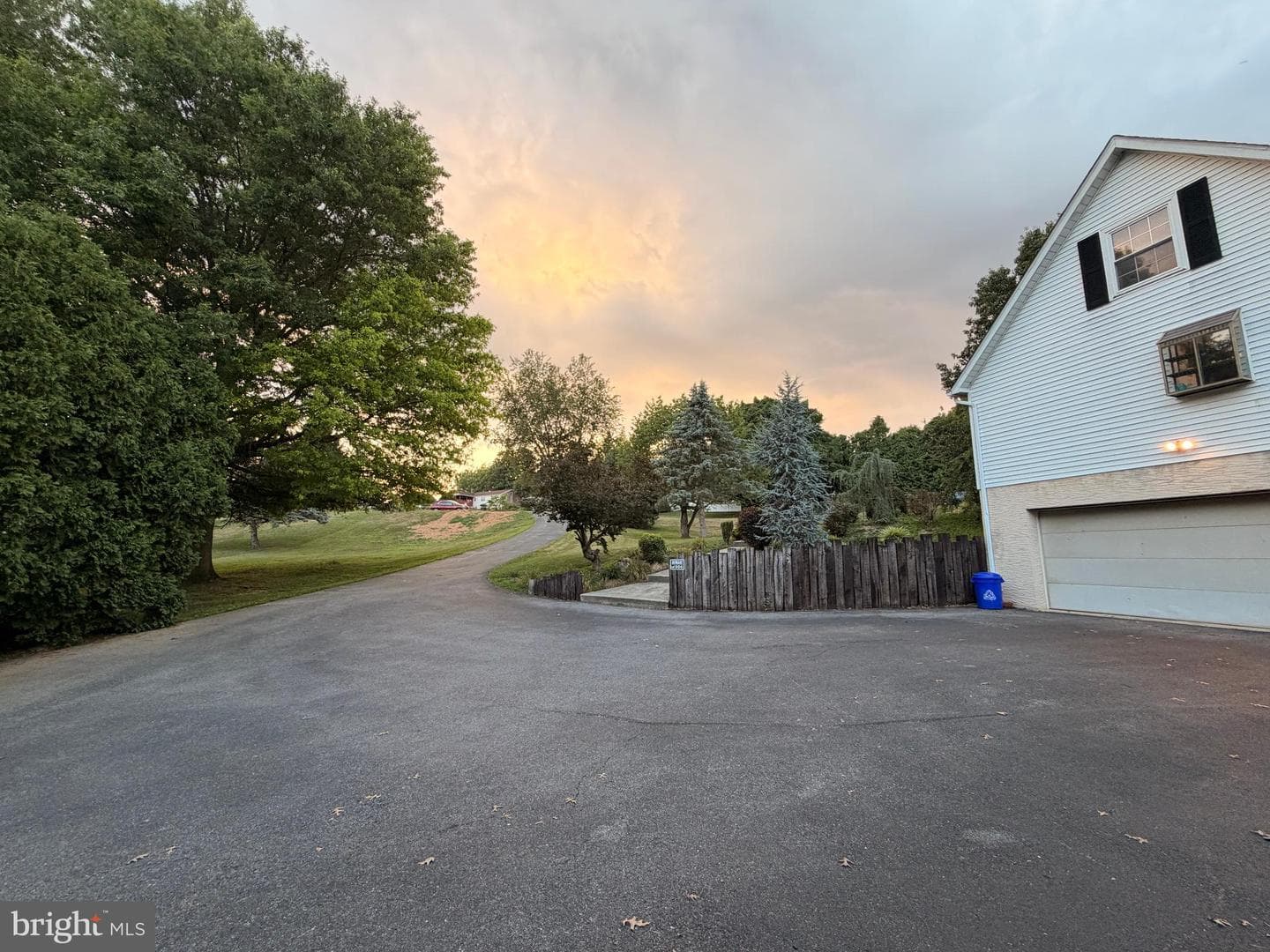 575 Mull Avenue photo 24