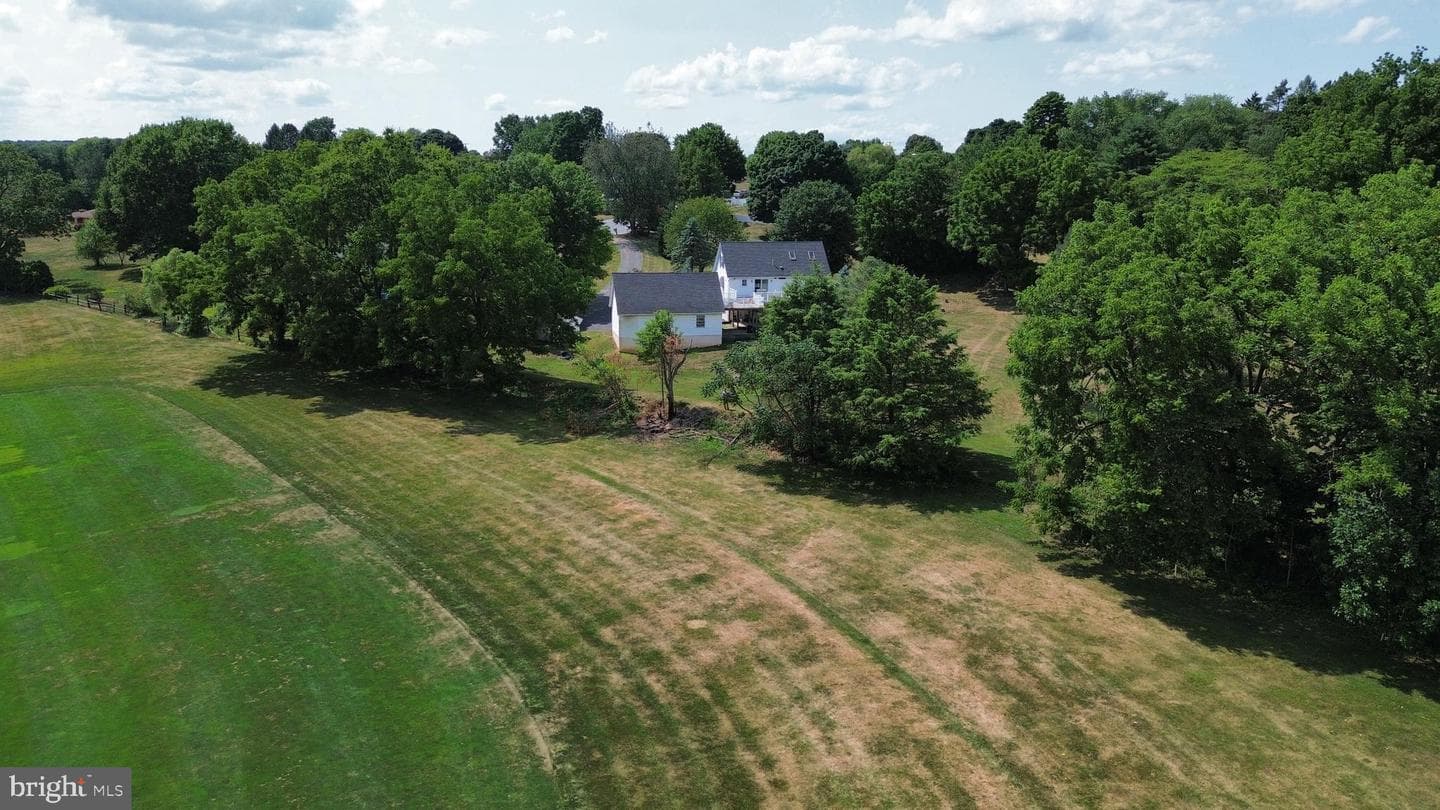 575 Mull Avenue photo 3