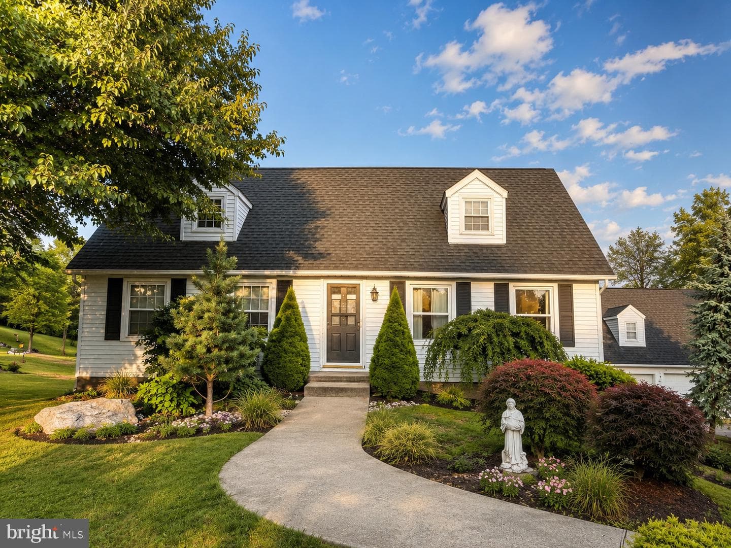 575 Mull Avenue photo 8