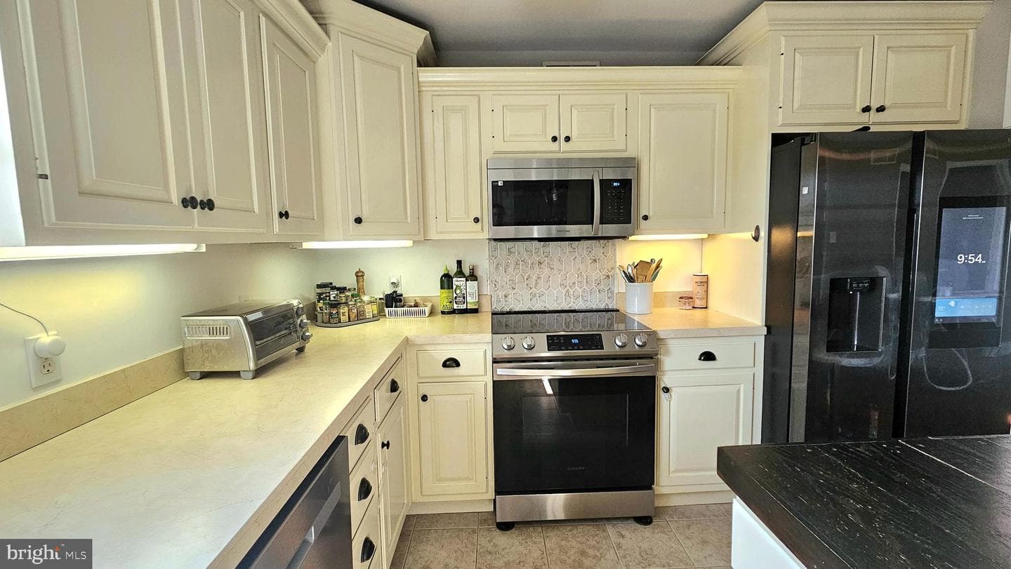 302 Chris Drive photo 12