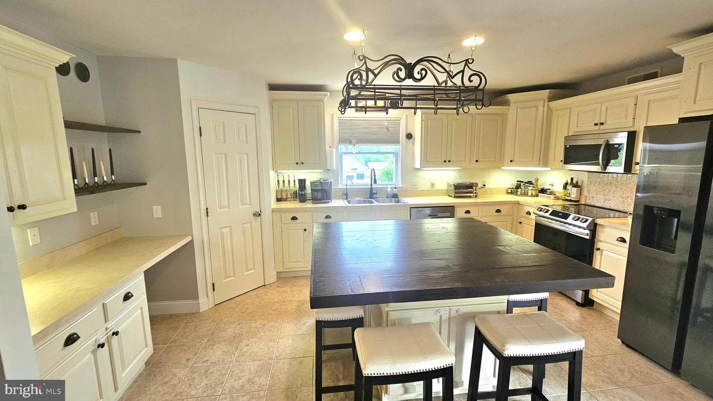 302 Chris Drive photo 15