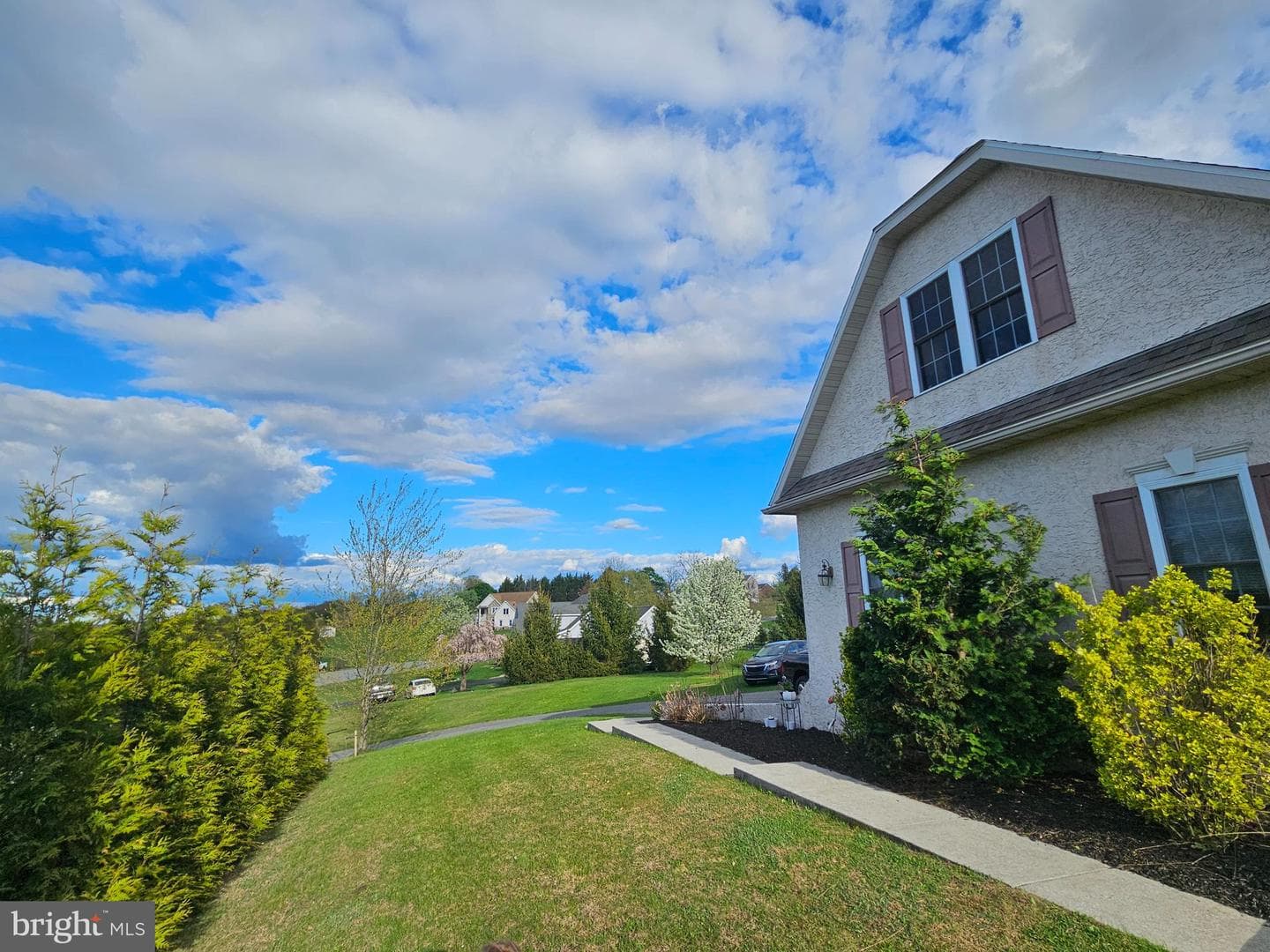302 Chris Drive photo 3