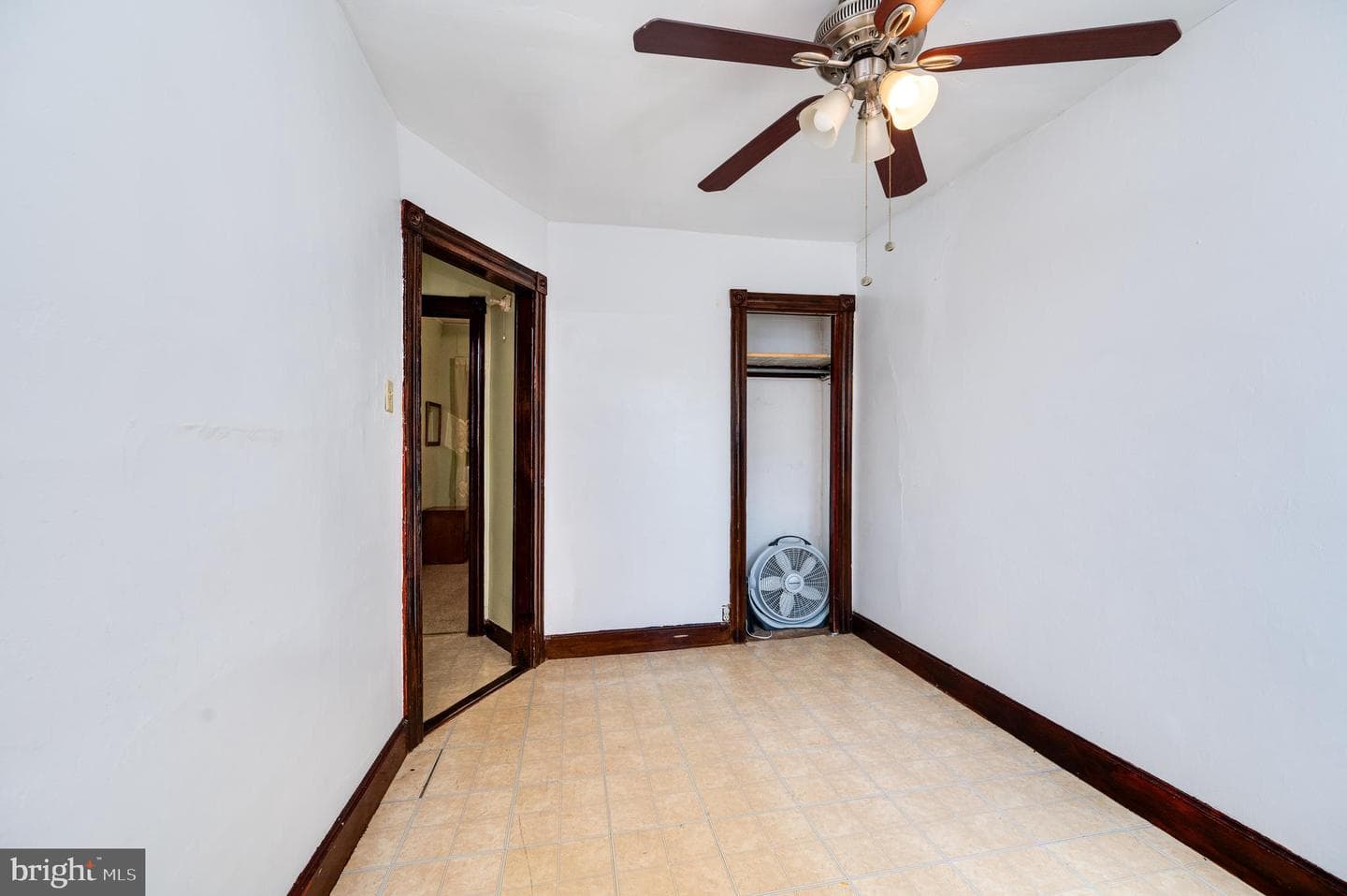 641 Clinton Street photo 16