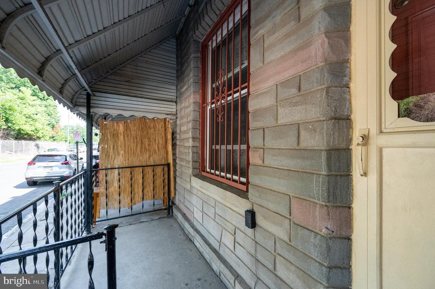 641 Clinton Street photo 2