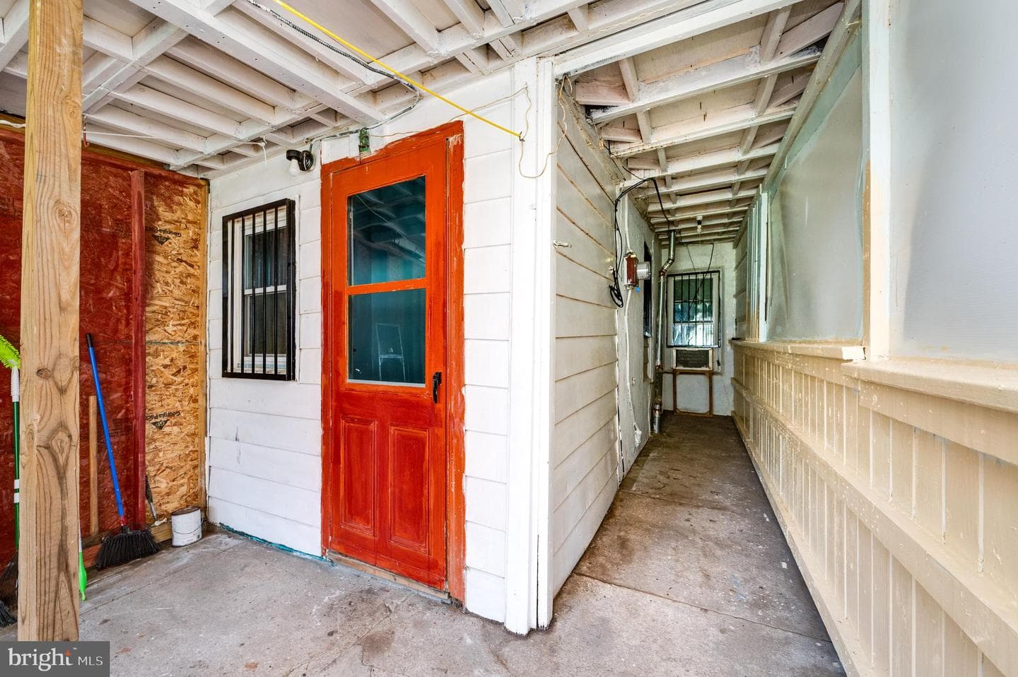 641 Clinton Street photo 26