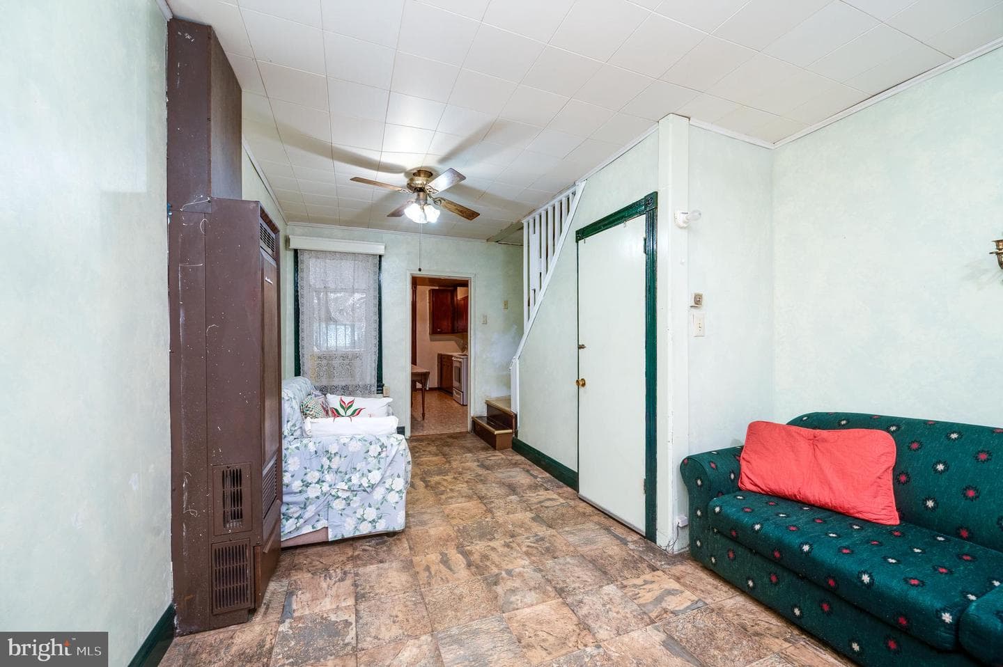 641 Clinton Street photo 4