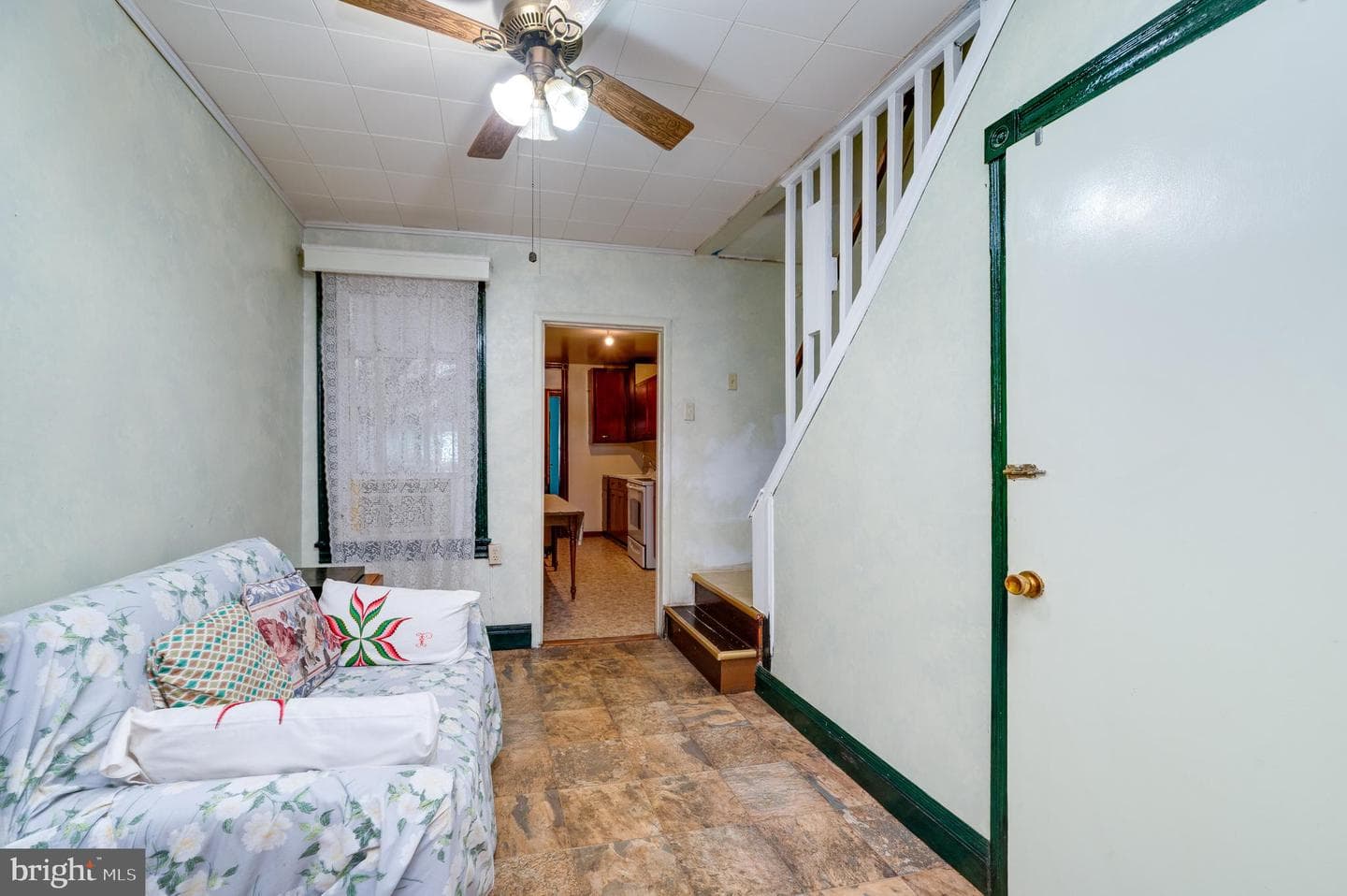 641 Clinton Street photo 7
