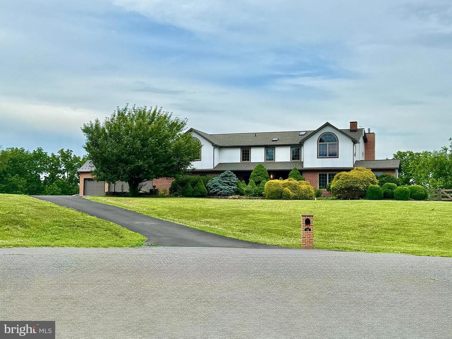 24 Lehmann Drive photo 1