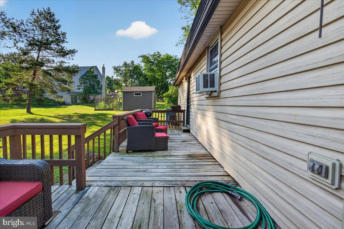 119 Russell Avenue photo 25