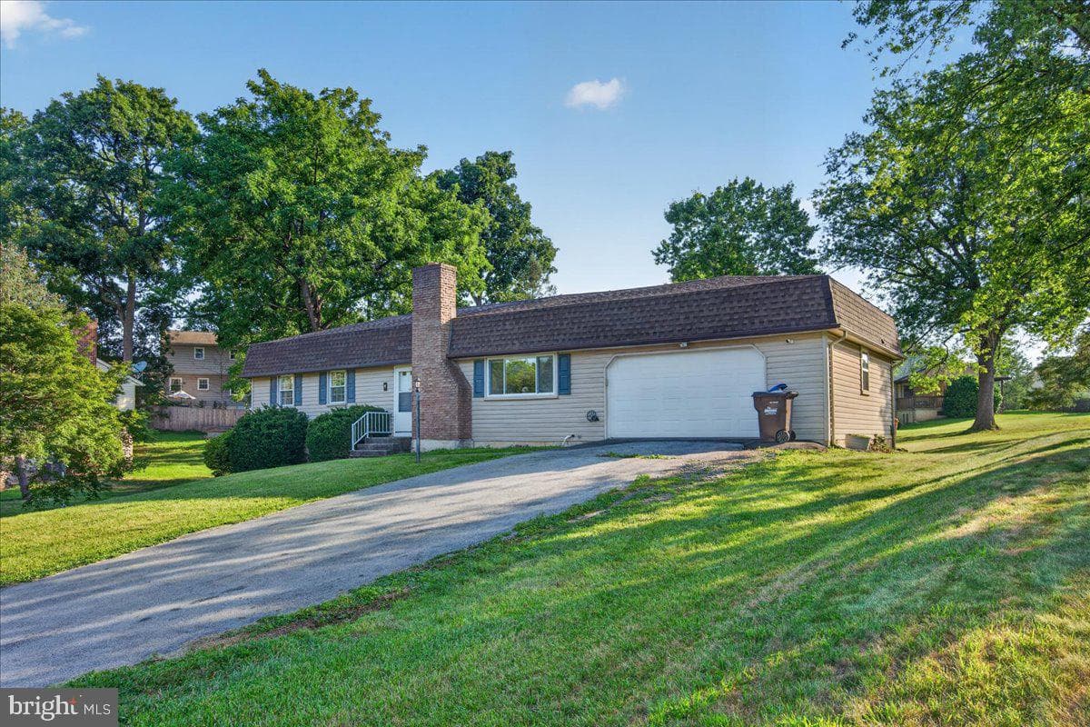 119 Russell Avenue photo 3