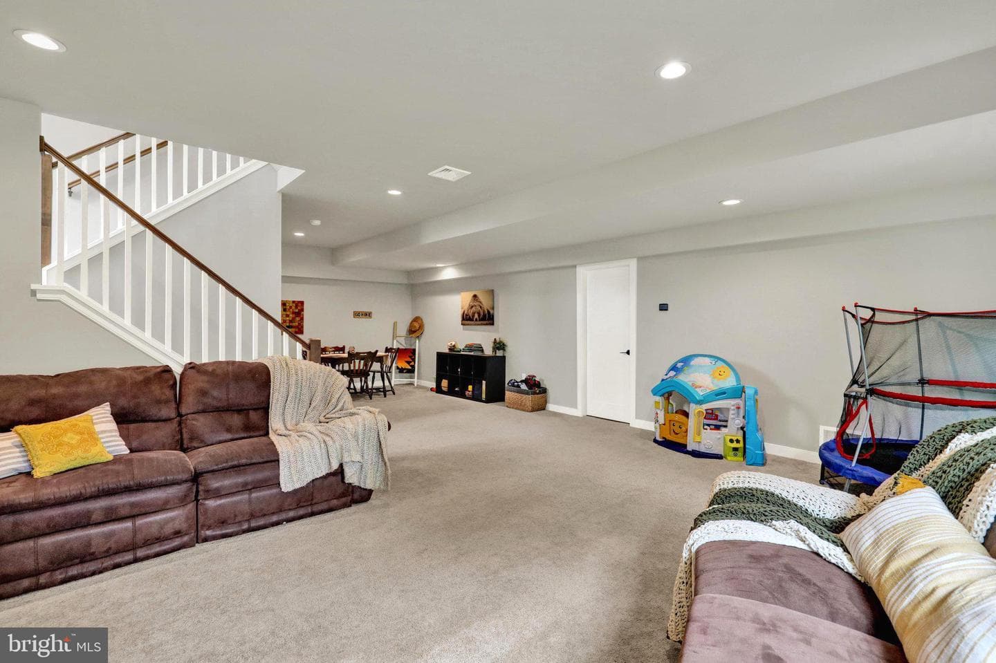 12 Thistle Court photo 40