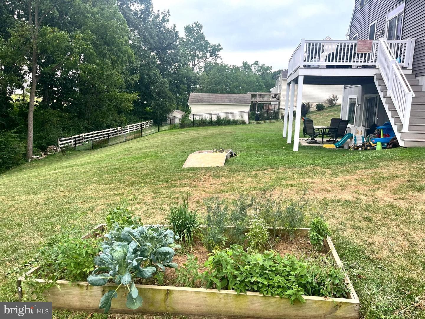 12 Thistle Court photo 55