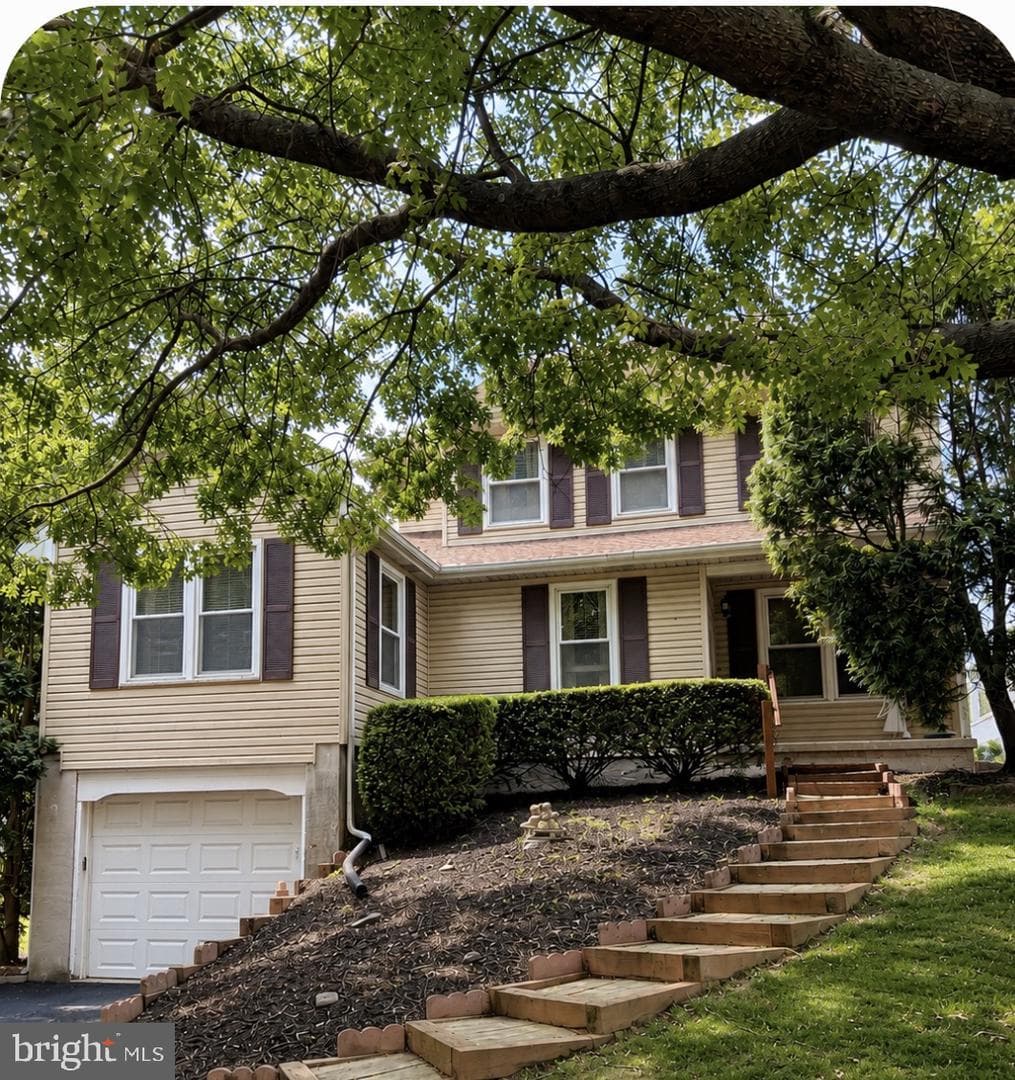 996 Grouse Way photo 1