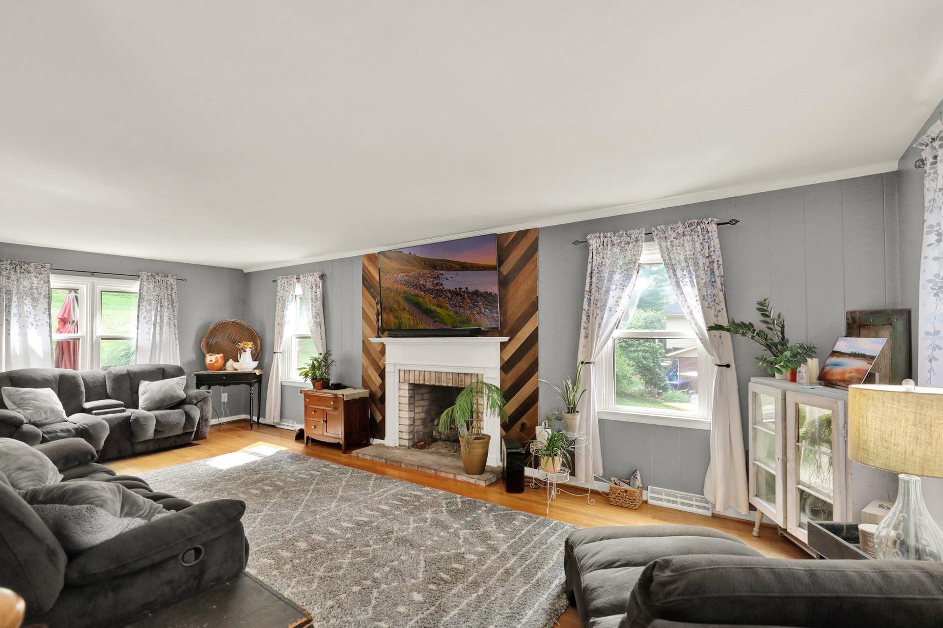 18 Hillside Road photo 8