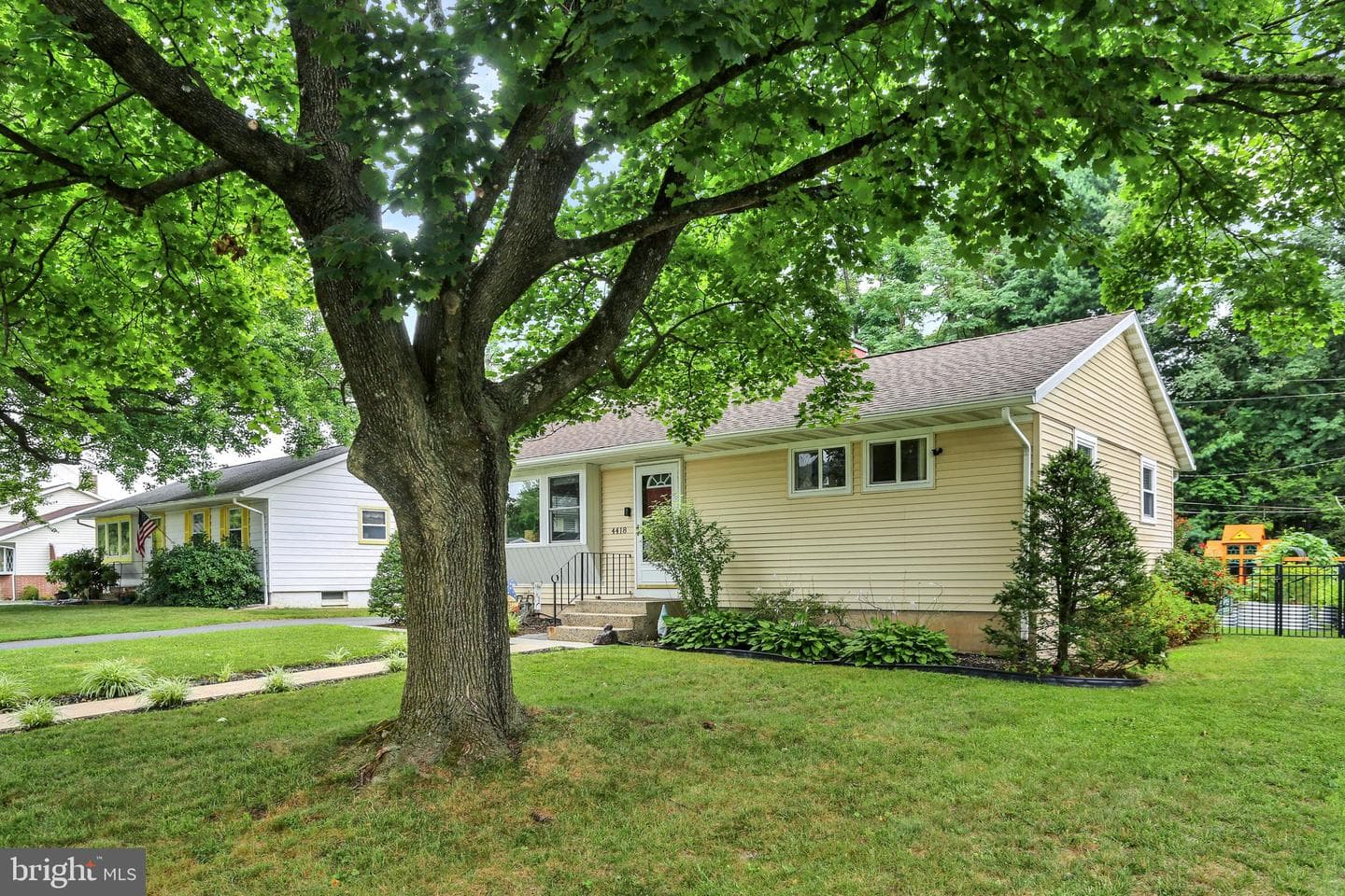 4418 Mays Avenue photo 2