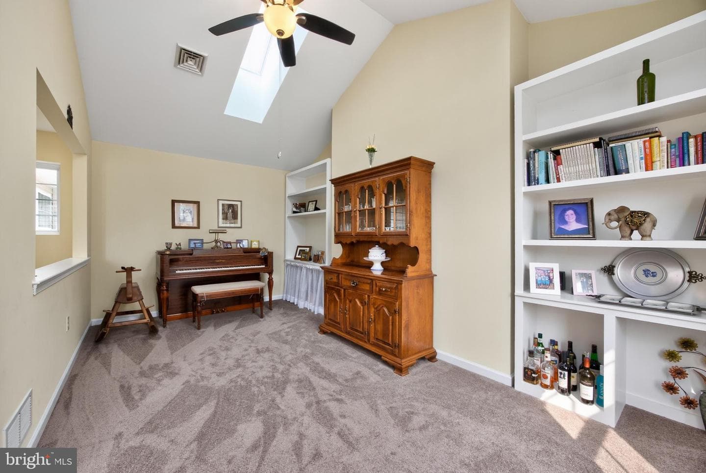 601 Country Lane photo 13