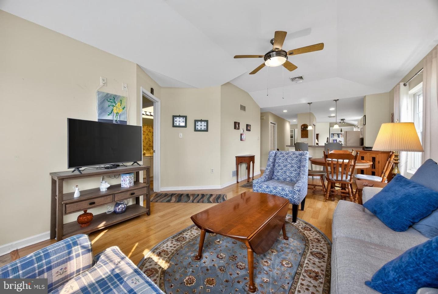 601 Country Lane photo 25