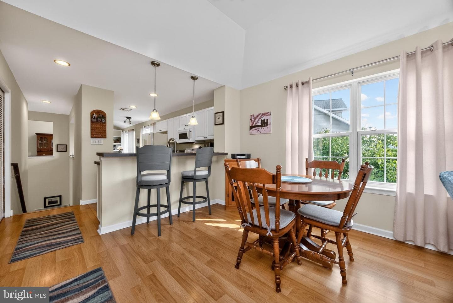 601 Country Lane photo 26
