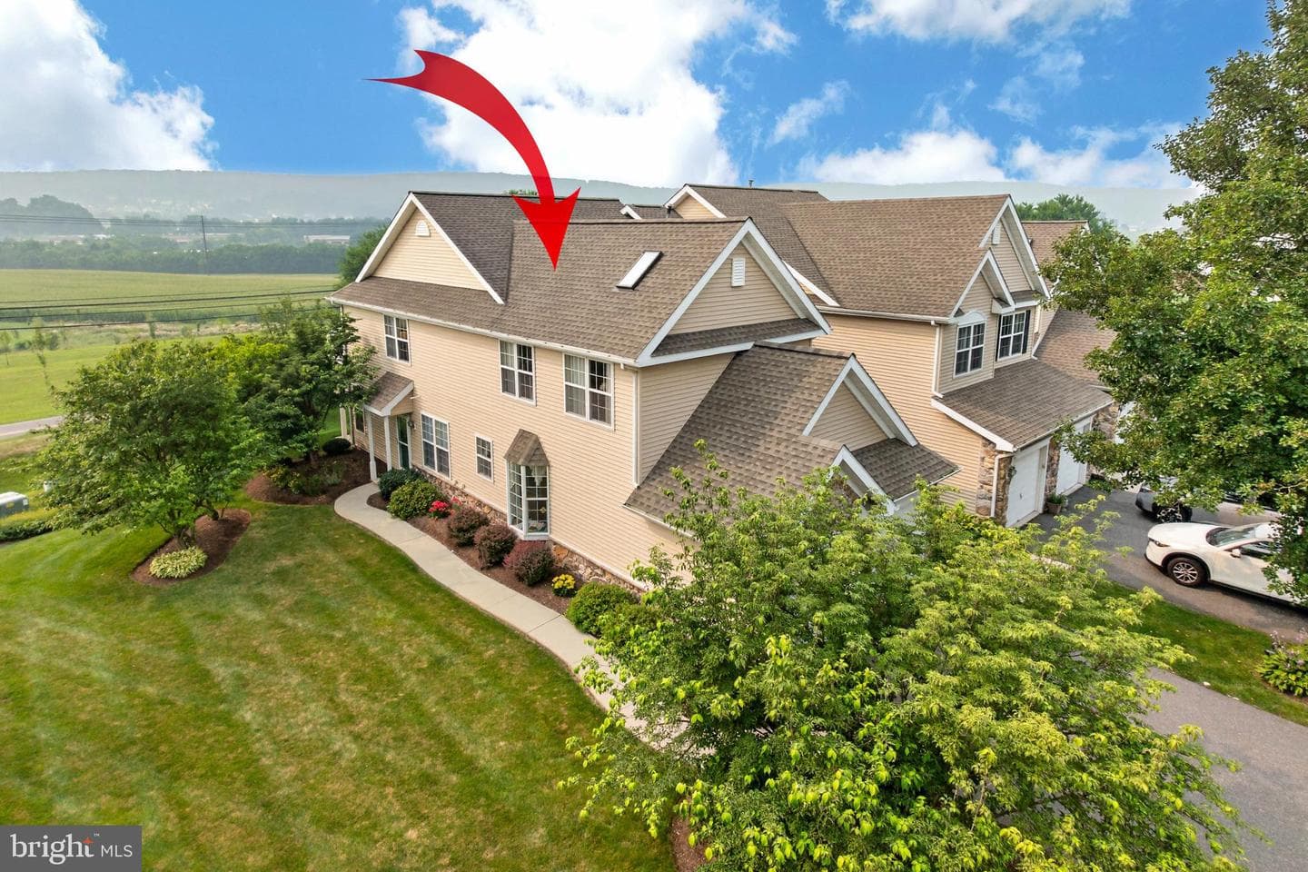 601 Country Lane photo 40