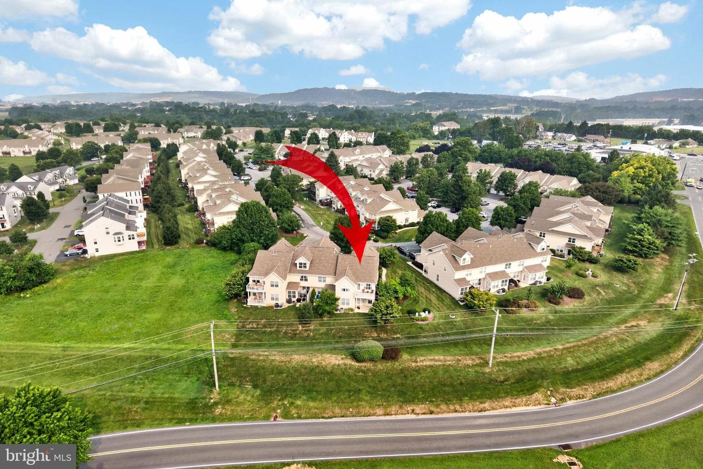 601 Country Lane photo 42