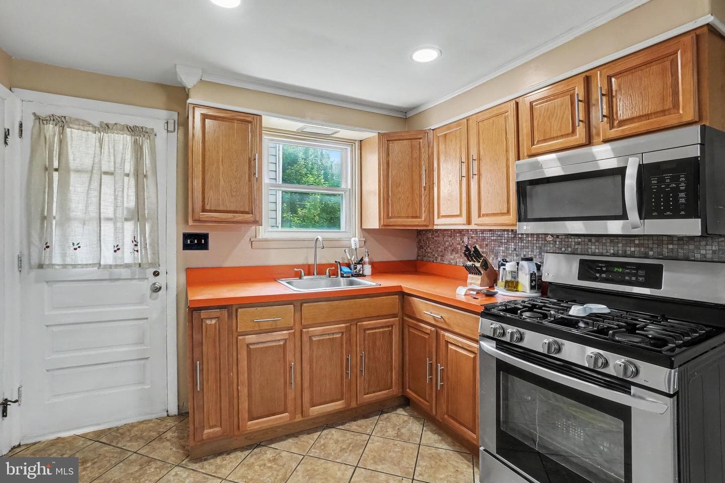 3416 Laurel Street photo 16