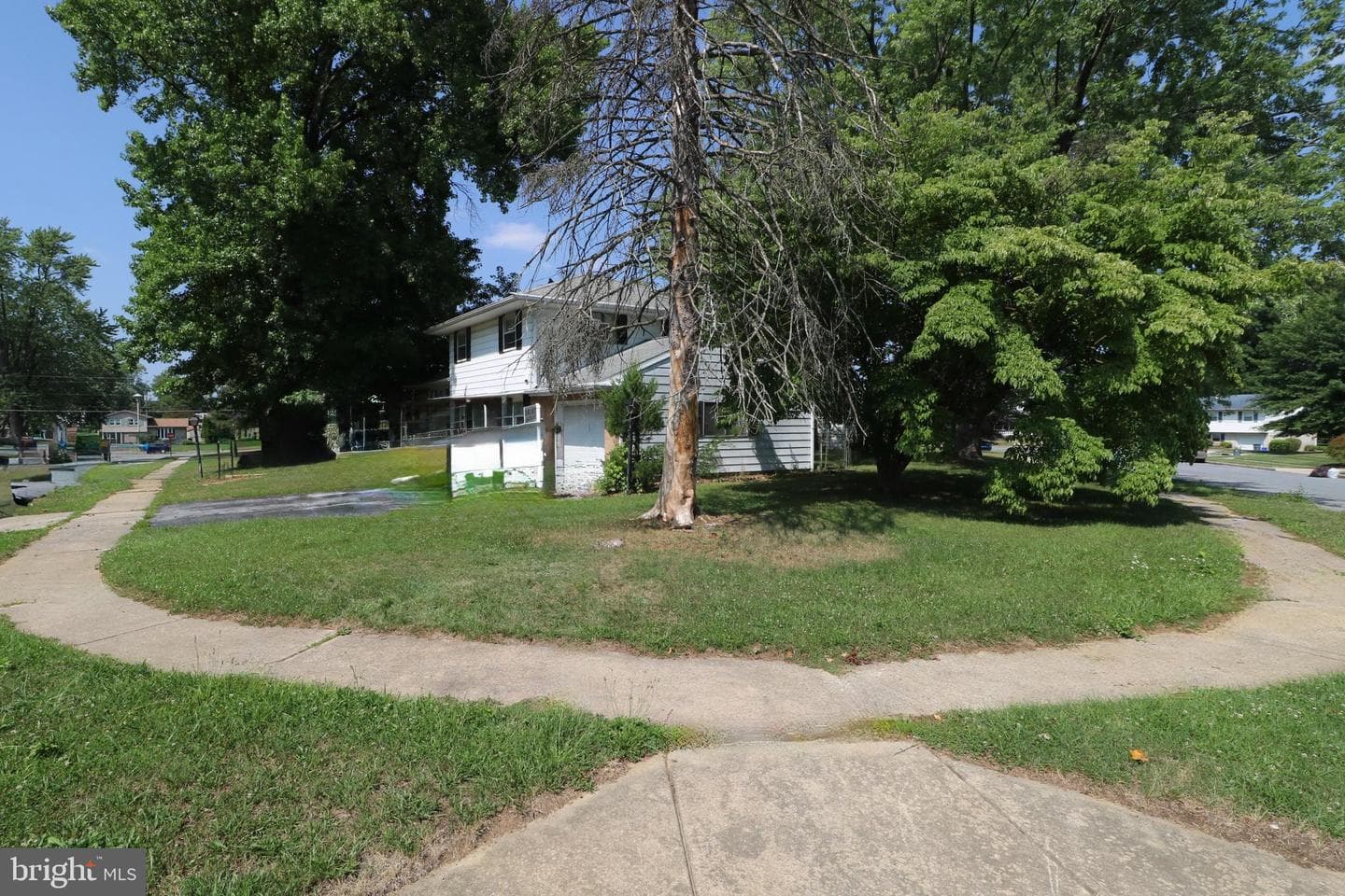 122 Granville Avenue photo 3