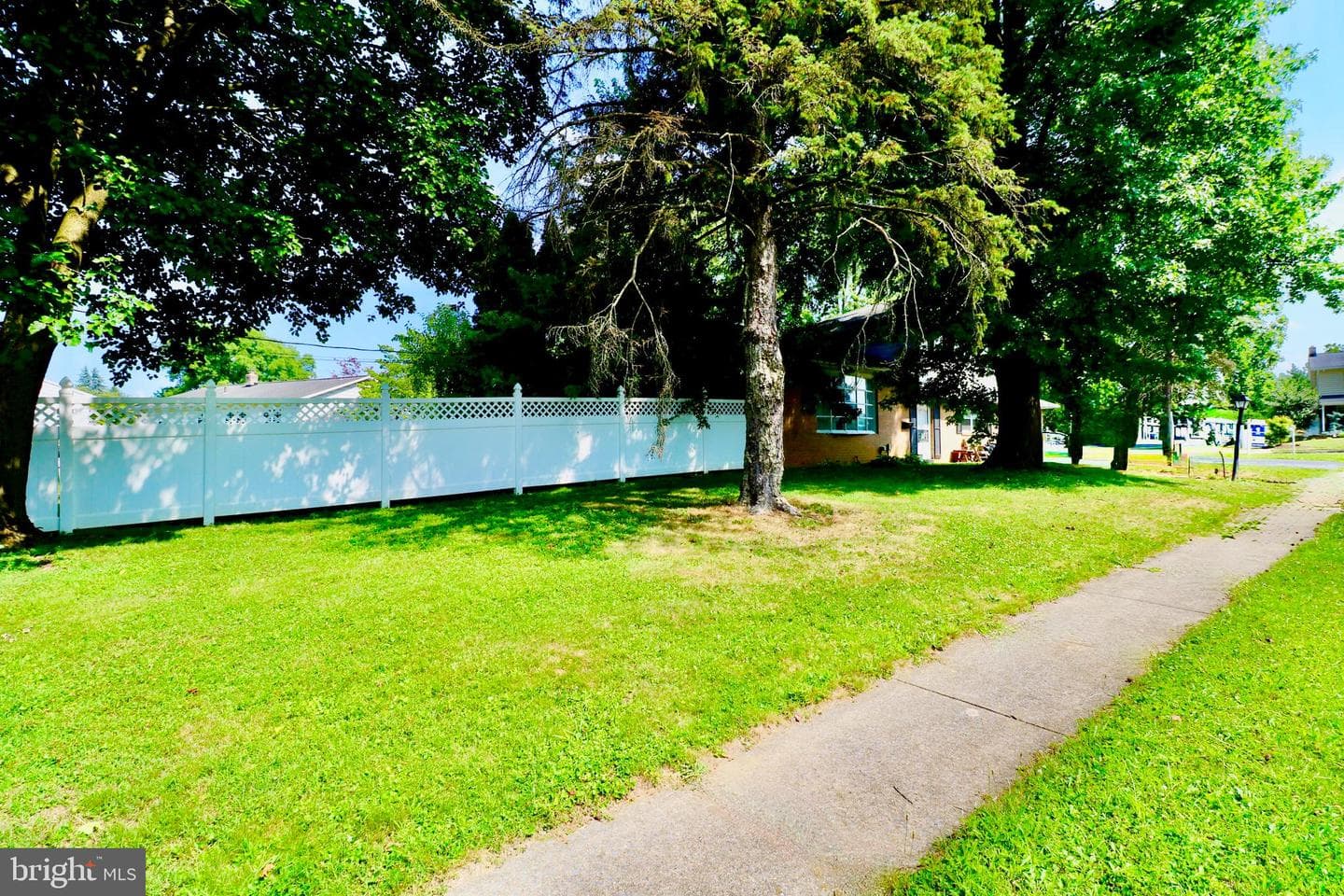 122 Granville Avenue photo 6