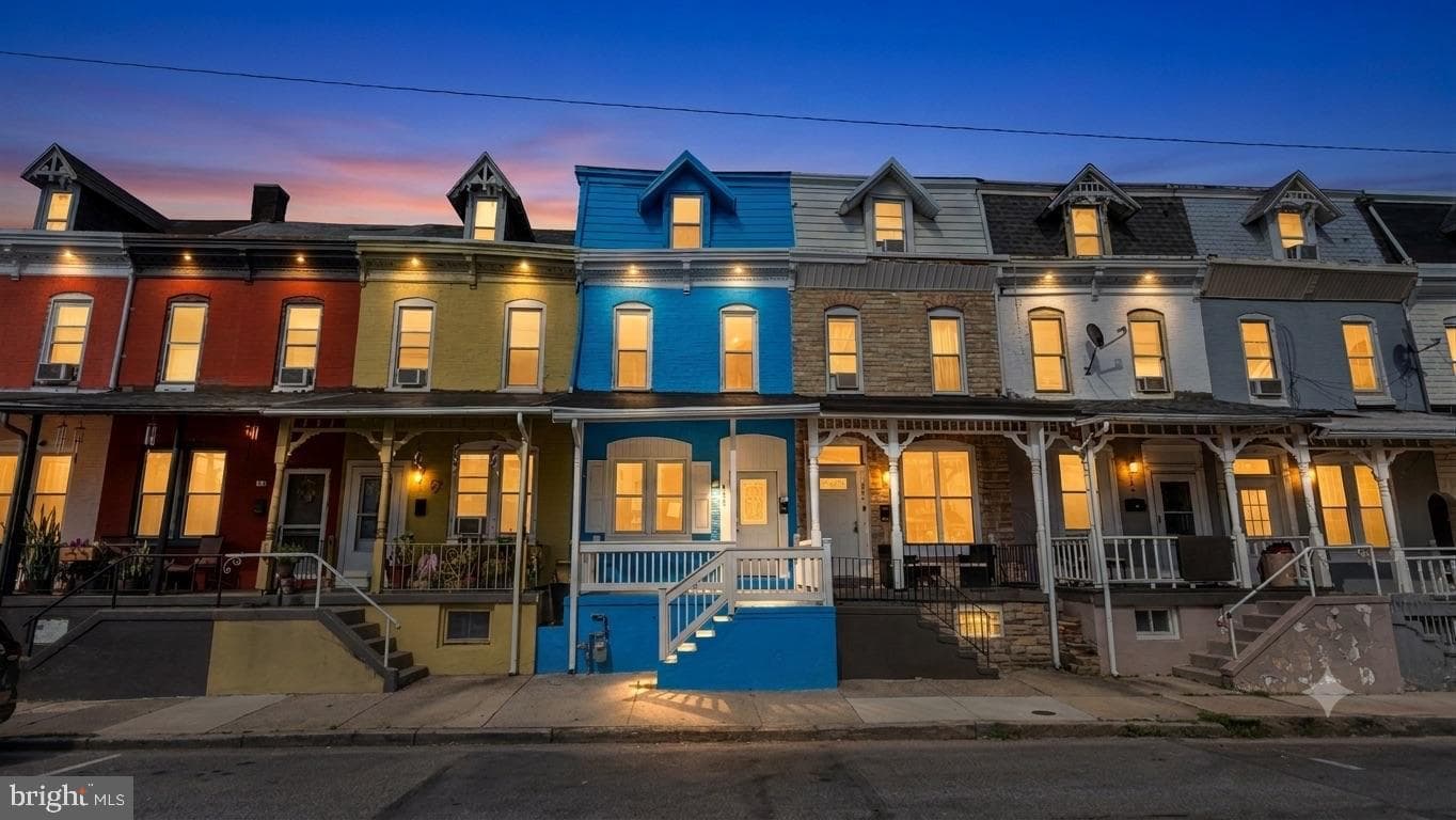 553 Gordon Street photo 1