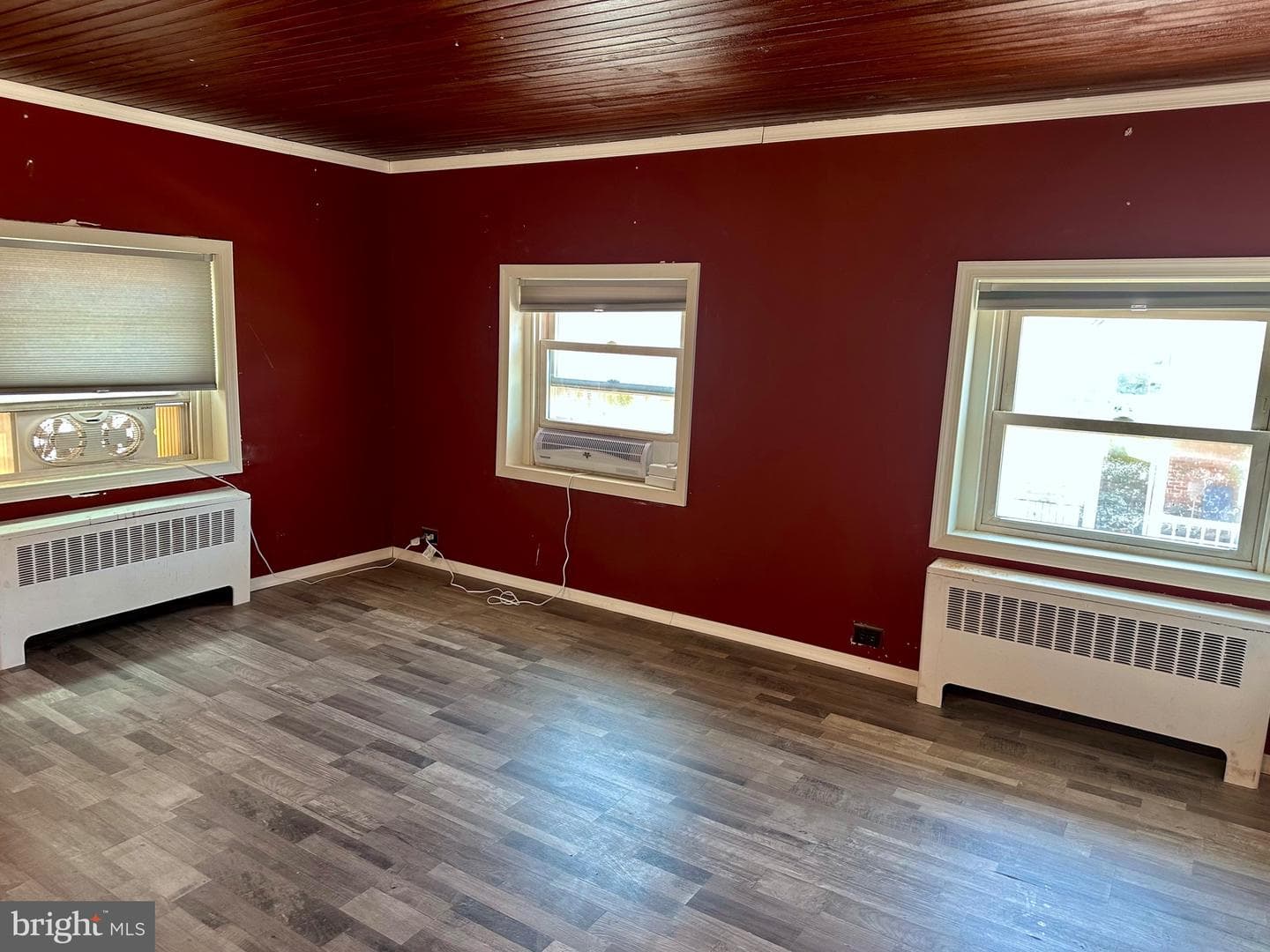 36 S Whiteoak Street photo 16