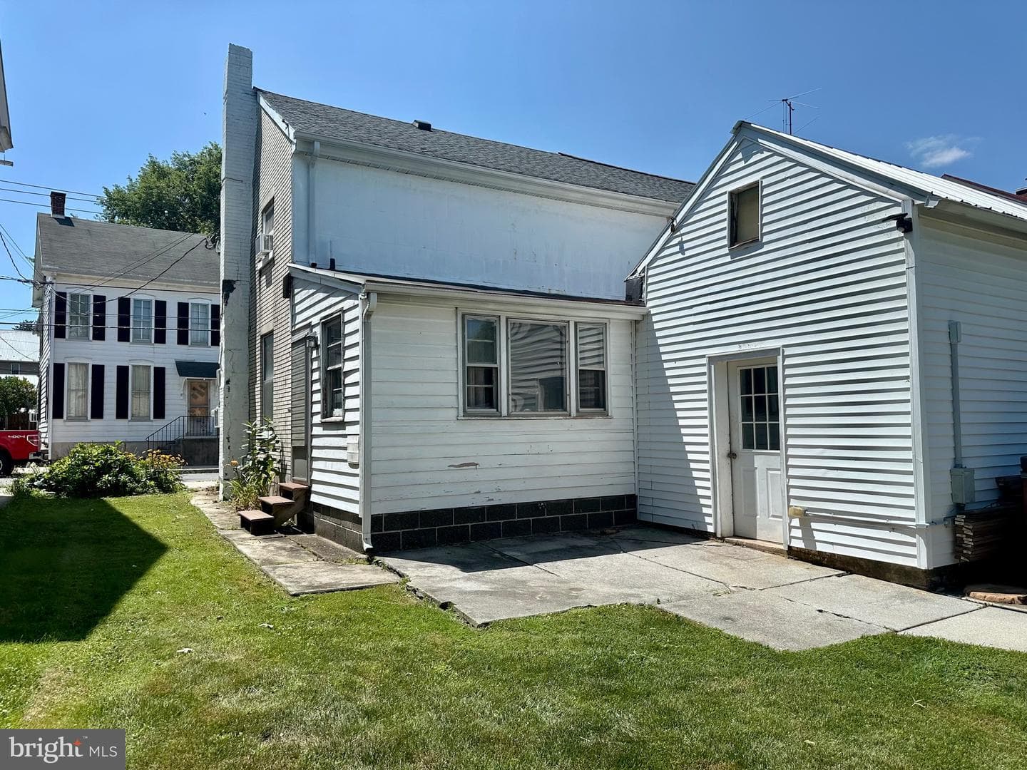 36 S Whiteoak Street photo 20