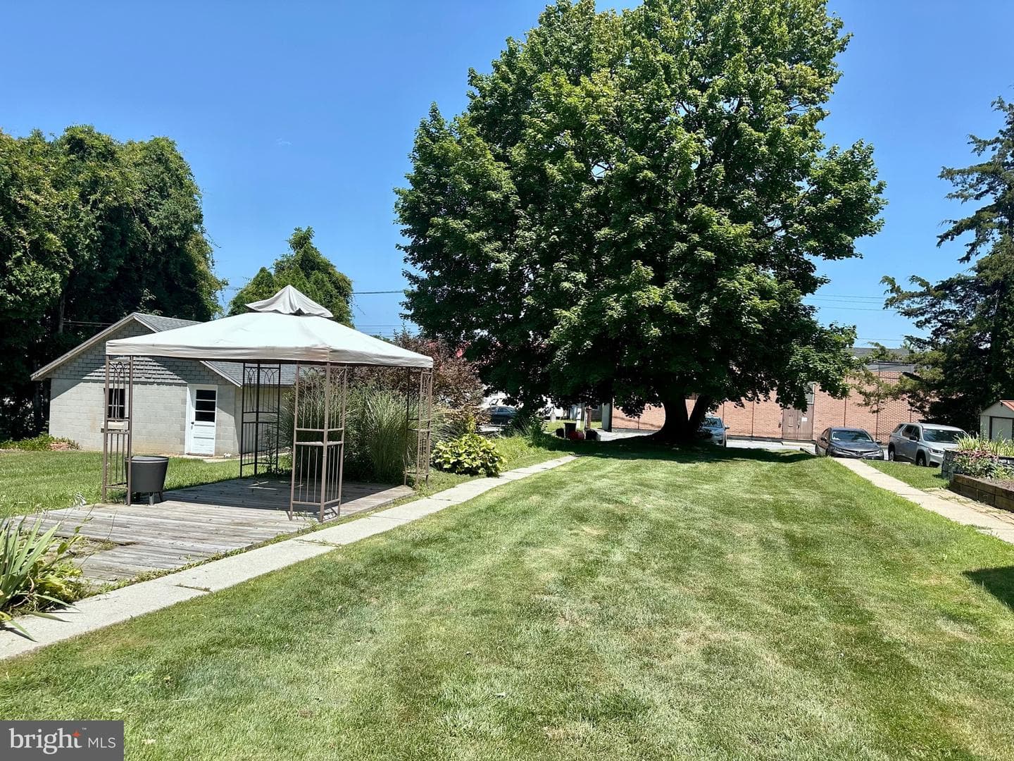 36 S Whiteoak Street photo 21