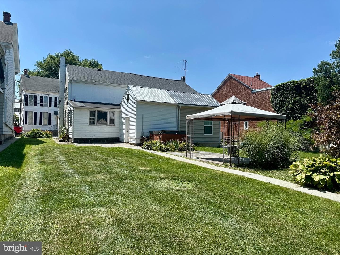 36 S Whiteoak Street photo 24