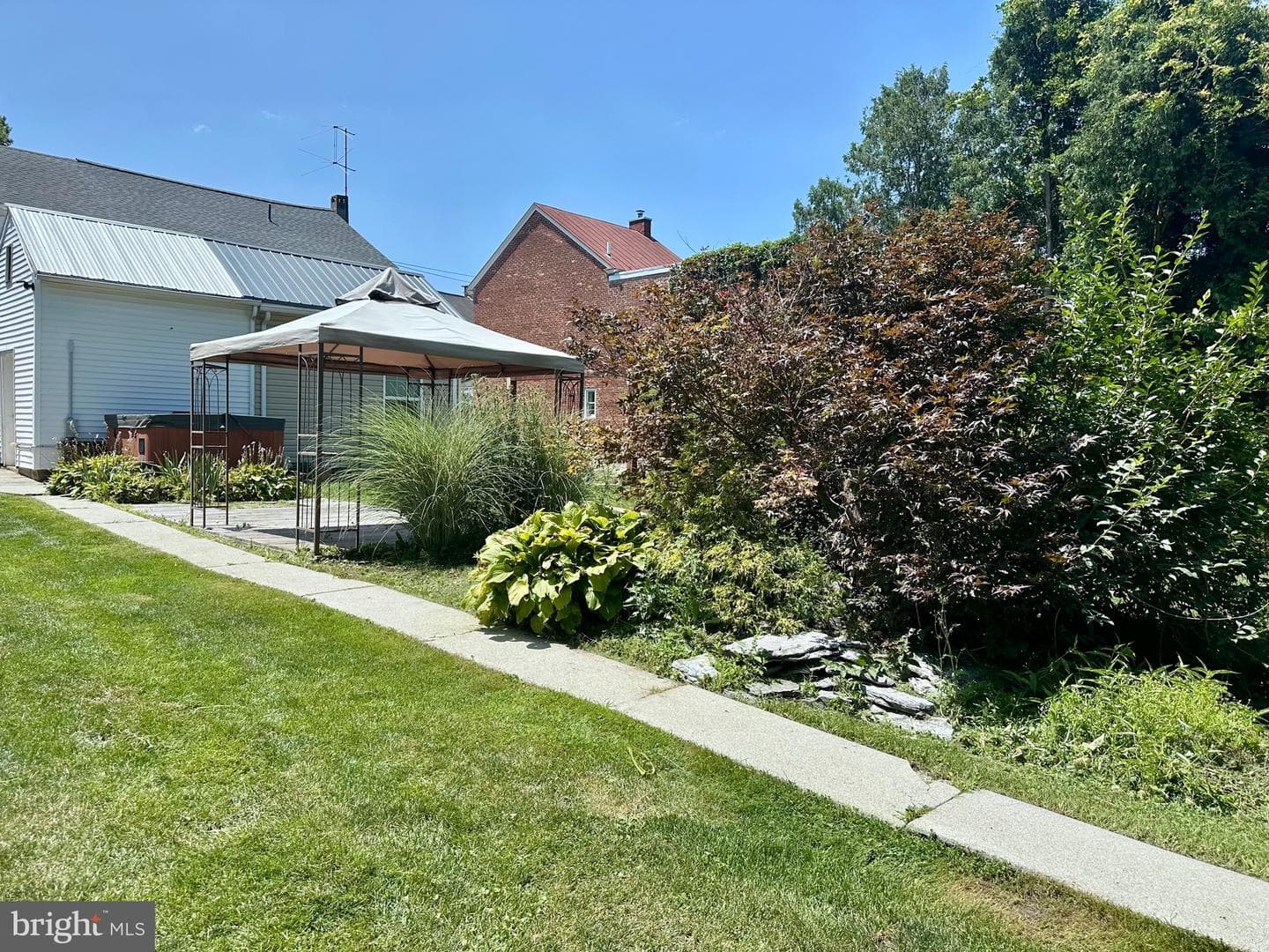 36 S Whiteoak Street photo 25