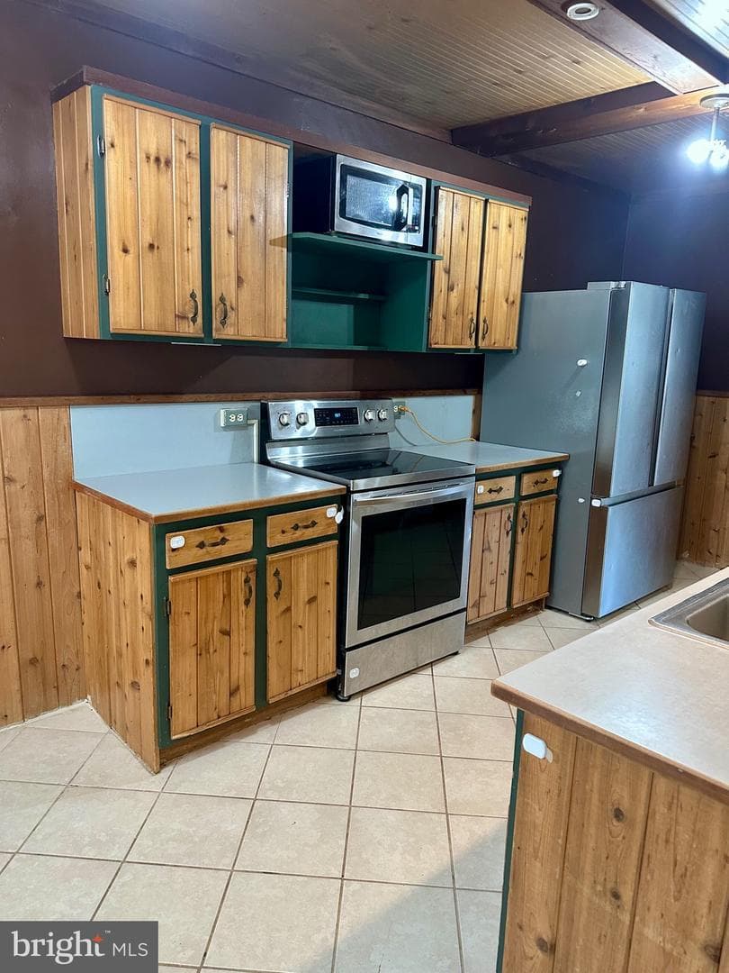 36 S Whiteoak Street photo 3