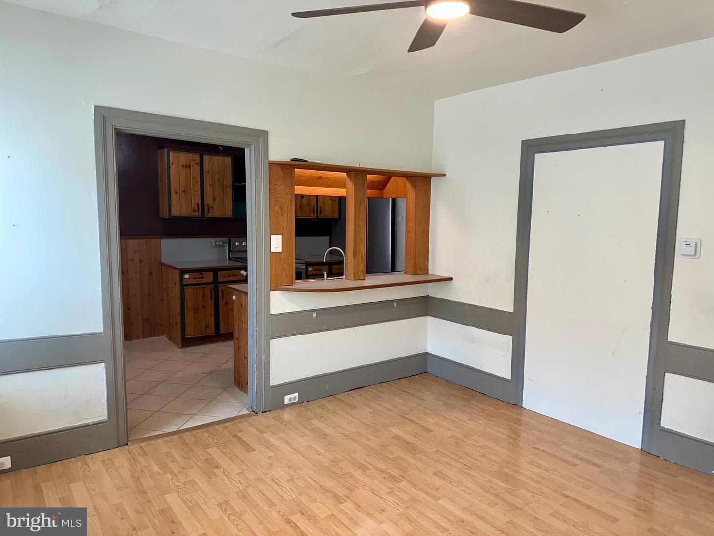 36 S Whiteoak Street photo 4