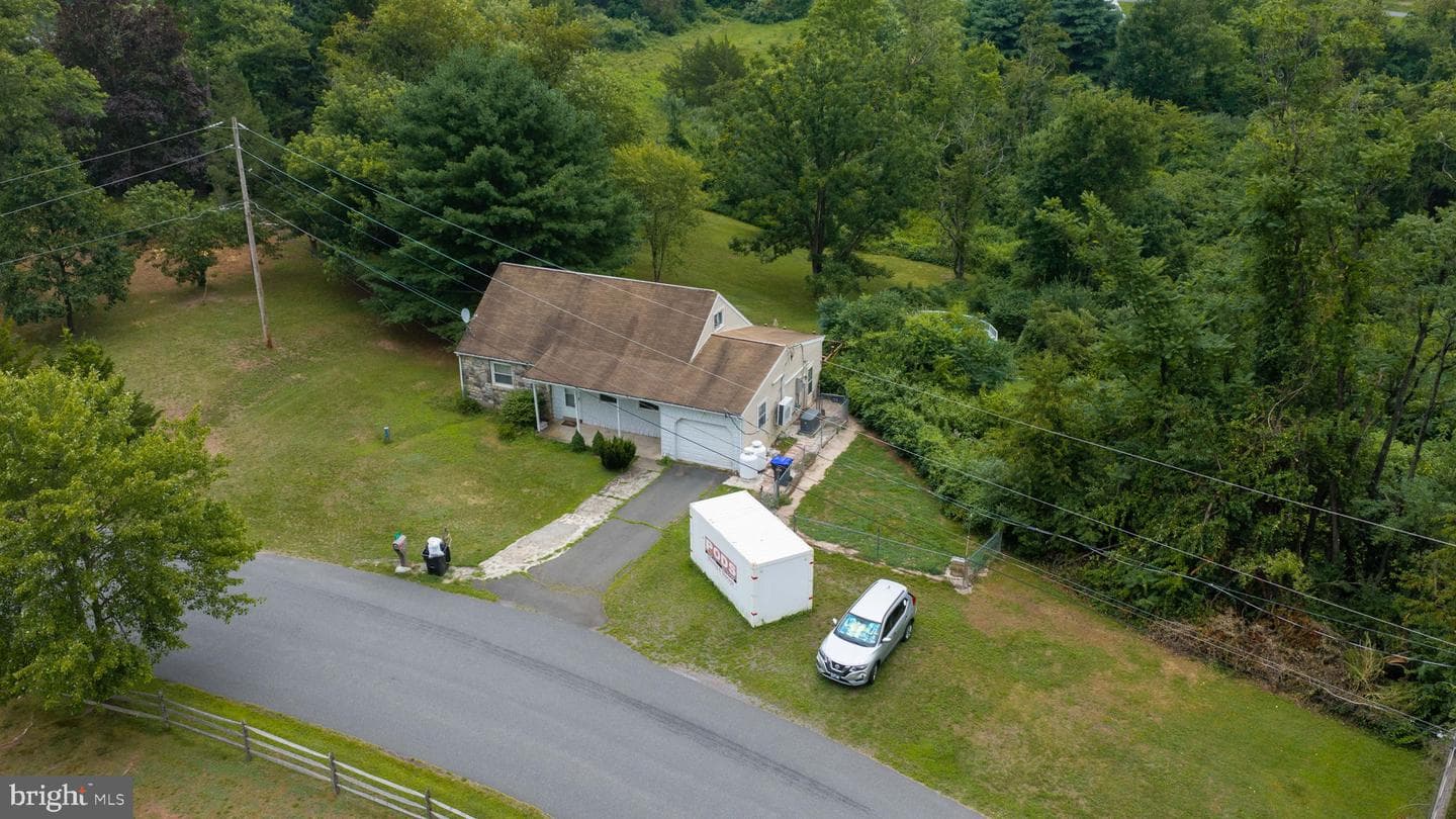 26 Golf Acres Road photo 1