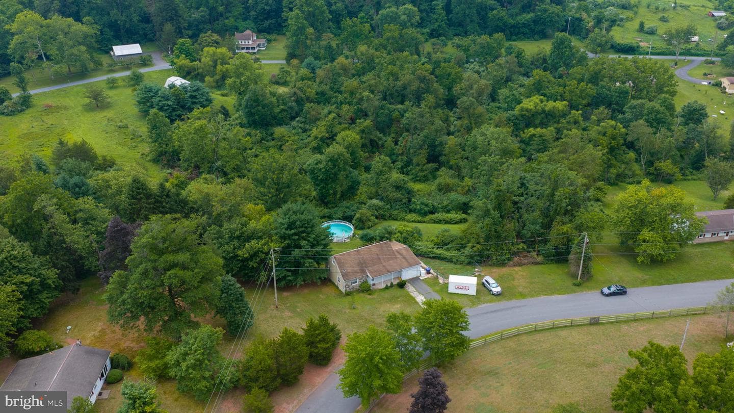26 Golf Acres Road photo 4