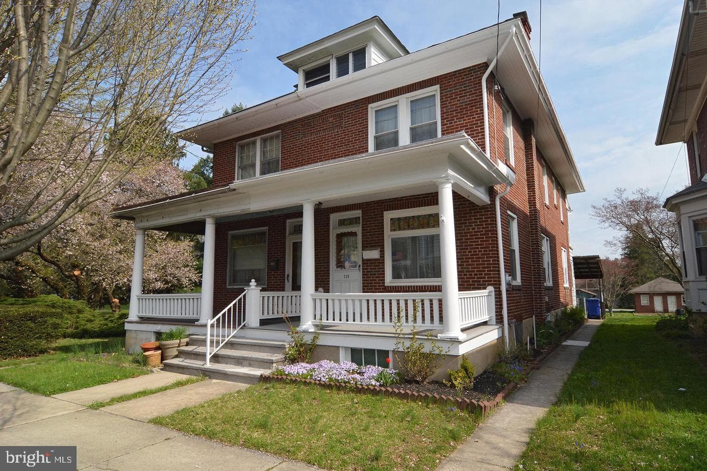 329 W Penn Avenue photo 1