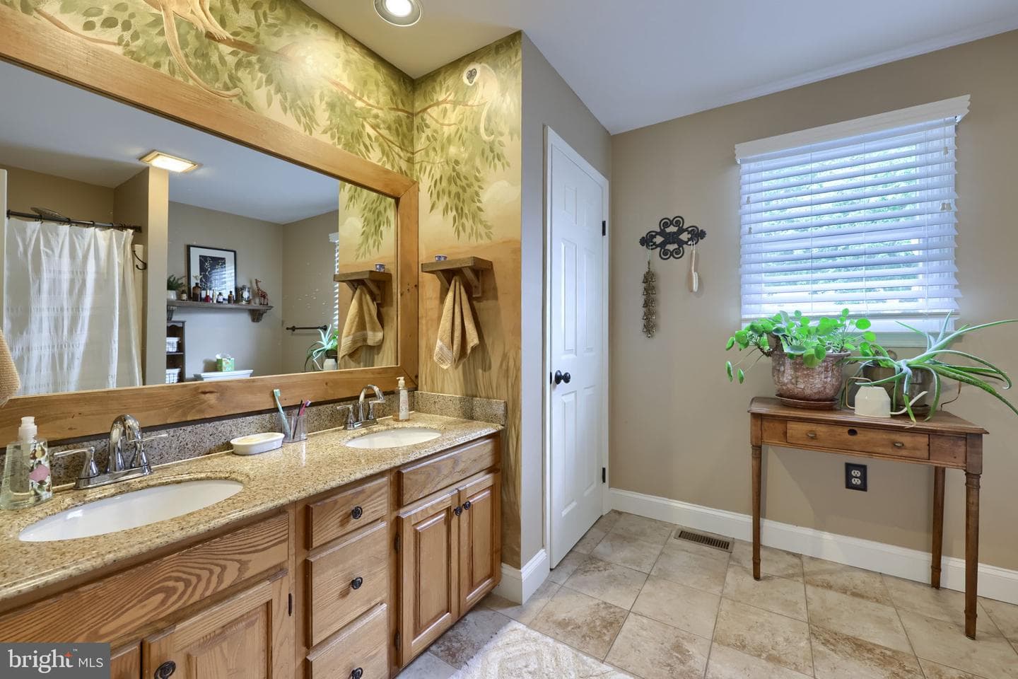110 Park Place photo 48