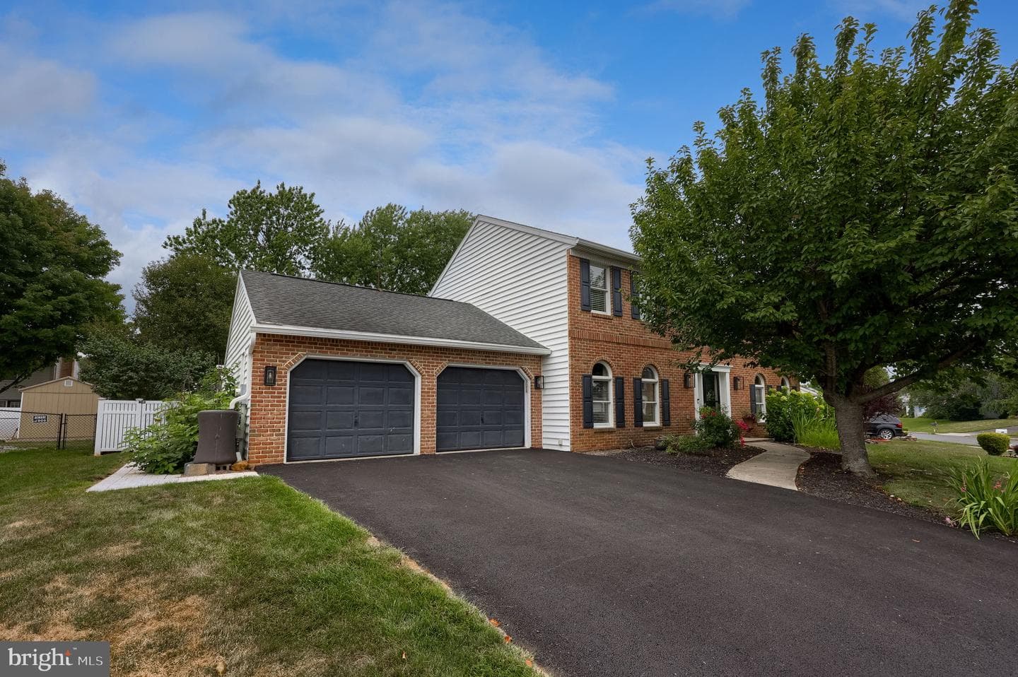 110 Park Place photo 5