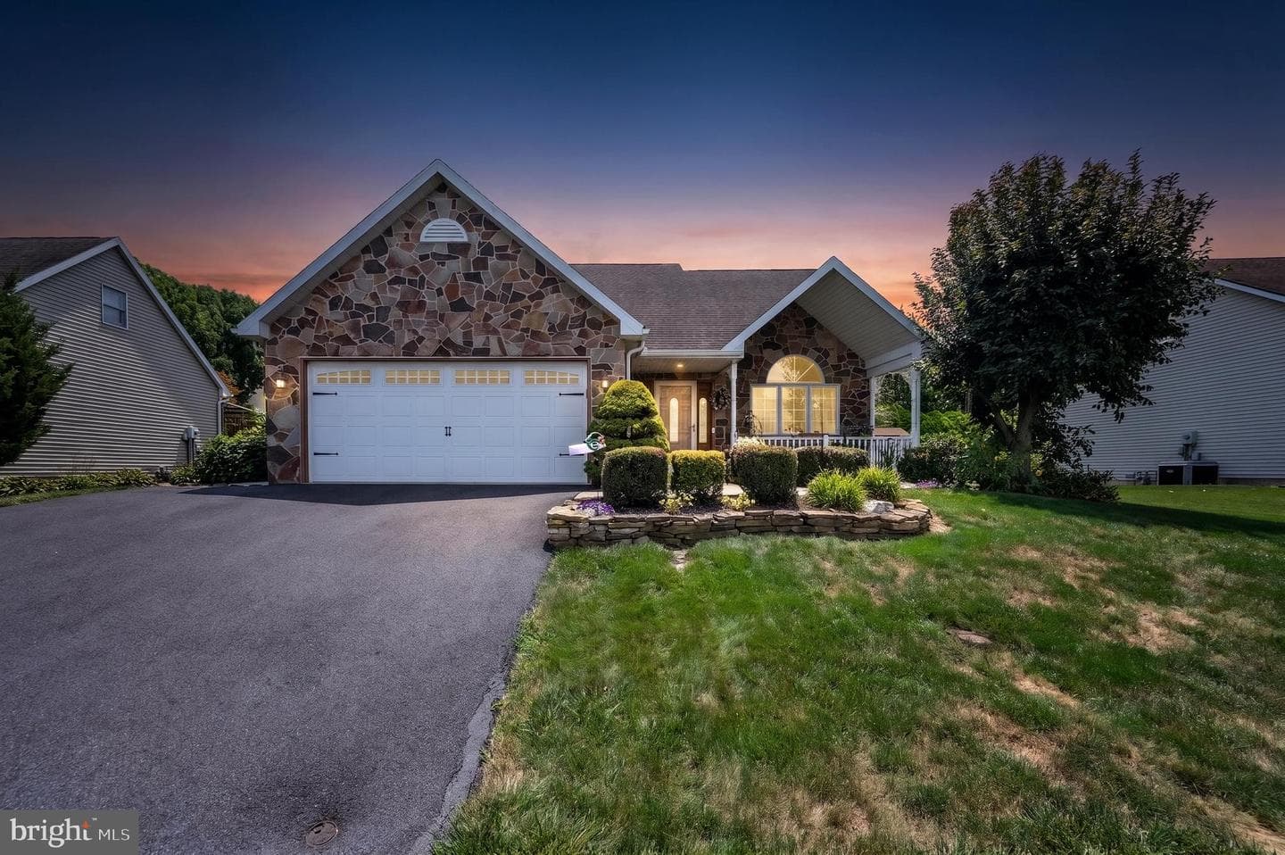128 Hill Road photo 1
