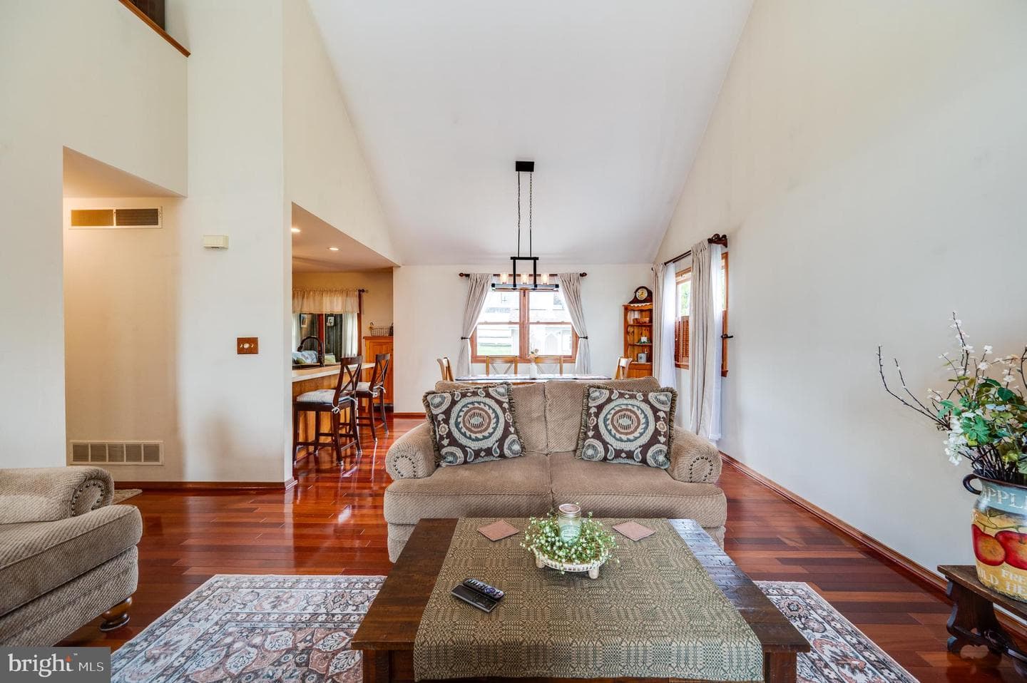 128 Hill Road photo 10
