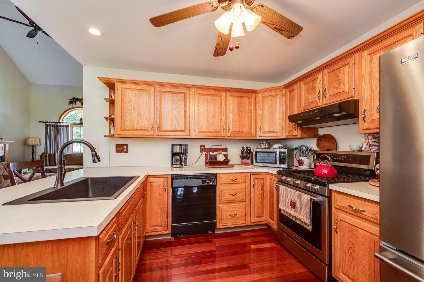128 Hill Road photo 18